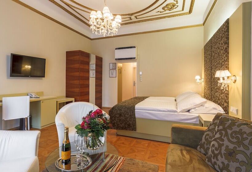 اتاق سوپریور, Wandl