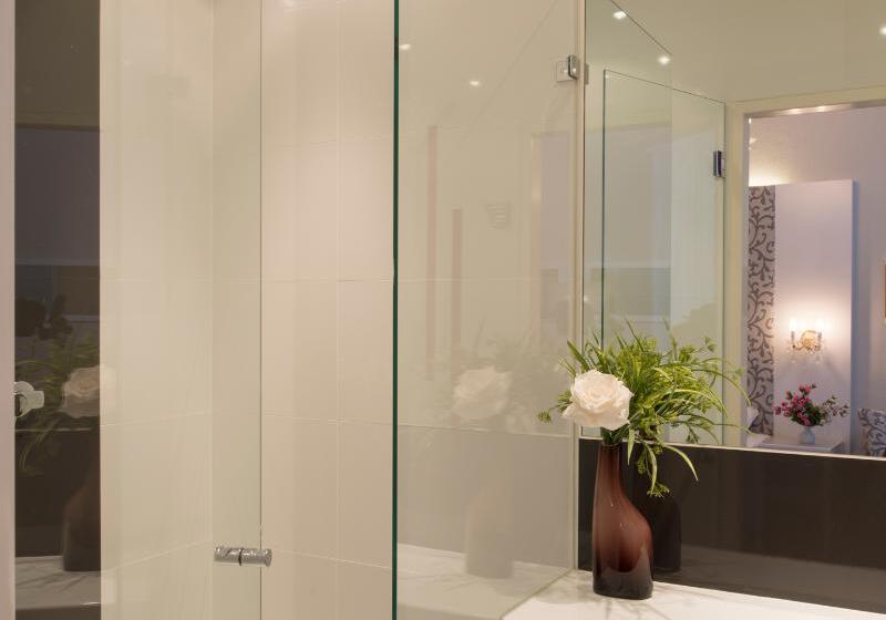 اتاق سوپریور, Wandl