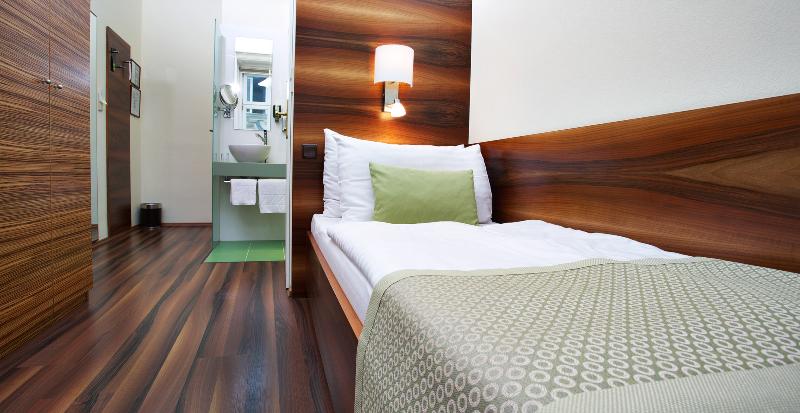 اتاق استاندارد یک نفره, Wandl