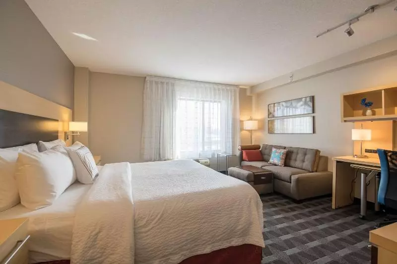 Chambre Standard, Zipser