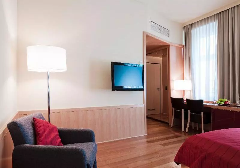 Chambre Executive, Zipser