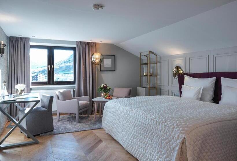 غرفة قياسية, Zürserhof