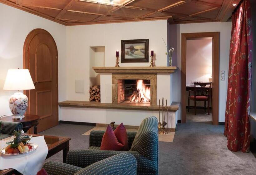 جناح مزوَّد بشرفة, Zürserhof