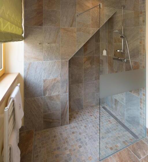 جناح عائلي, Zum Schwarzen Bären