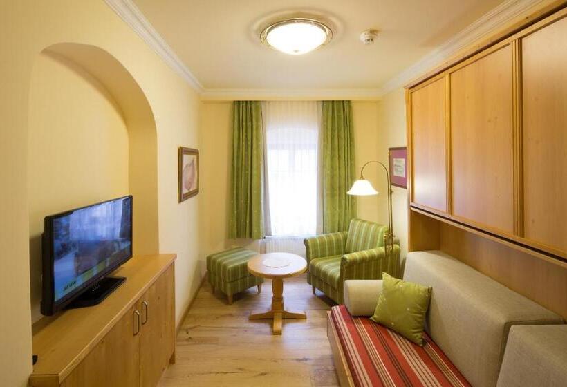 جناح عائلي, Zum Schwarzen Bären