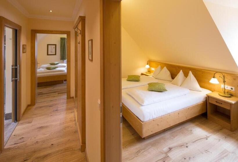 جناح عائلي, Zum Schwarzen Bären