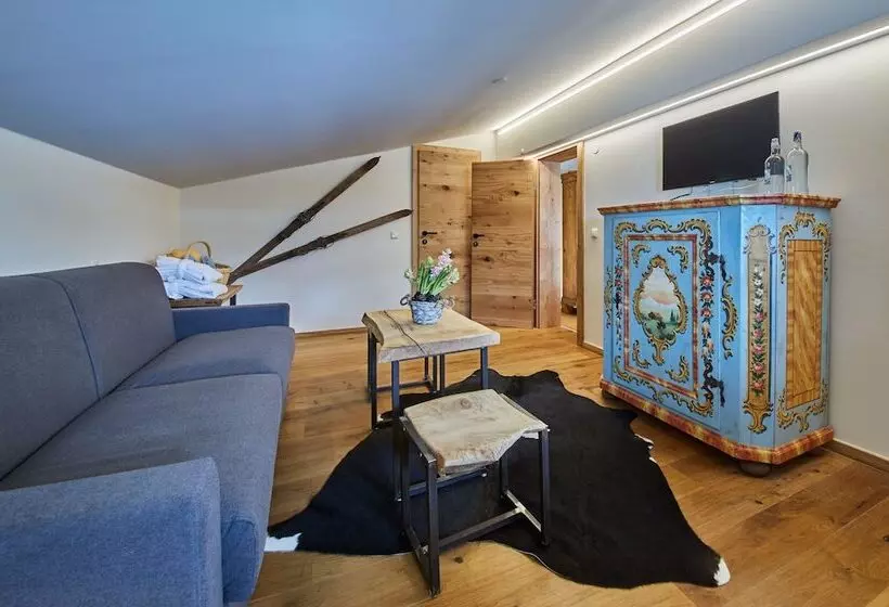سوییت, Dorfhotel Glücksschmiede