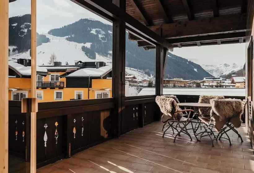 2 Bedroom Suite with Balcony, Glücksschmiede   Hinterglemm