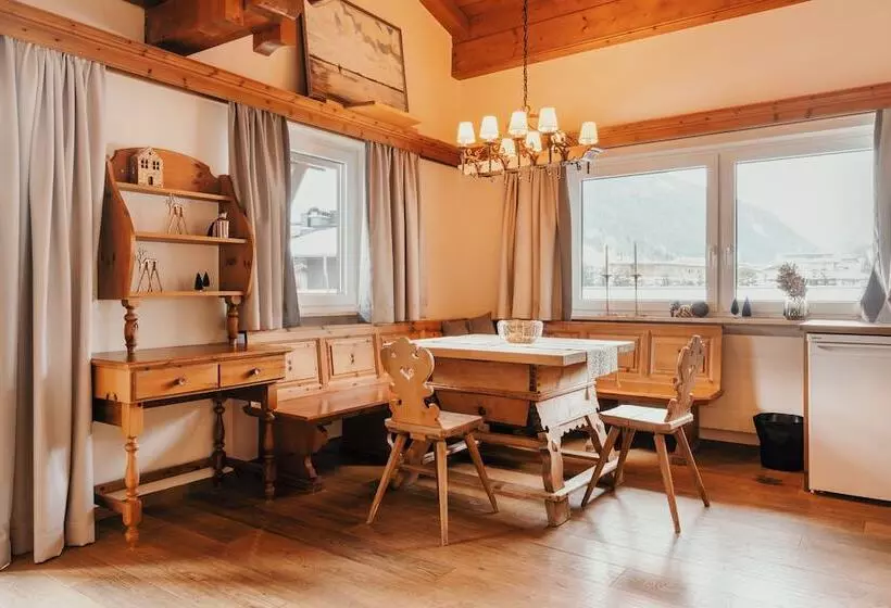 2 Bedroom Suite with Balcony, Glücksschmiede   Hinterglemm