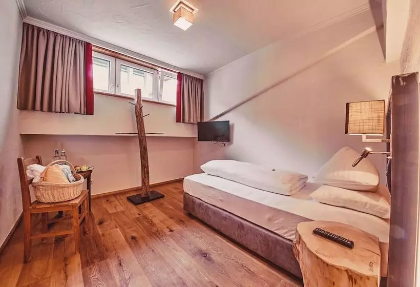 اتاق استاندارد یک نفره, Dorfhotel Glücksschmiede