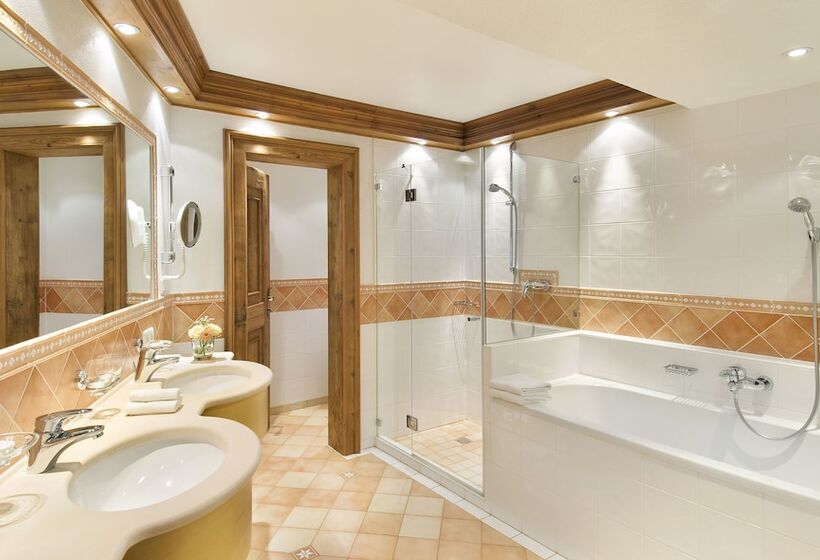 جناح جونيور, Zur Tenne