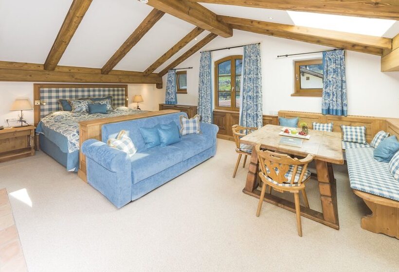 جناح جونيور, Zur Tenne