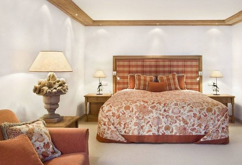 جناح سوبيريور, Zur Tenne