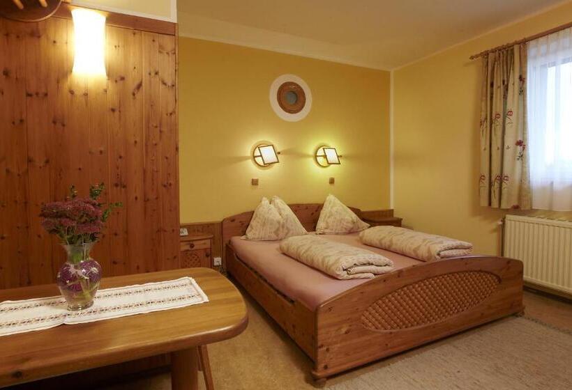 חדר משפחתי, Biolandhaus Arche