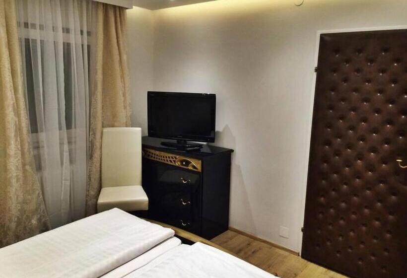 Номер Стандарт, Stadthotel Restaurant Auerhahn