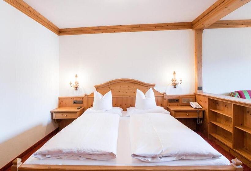 주니어 스위트, Superior Hotel Alpenhof