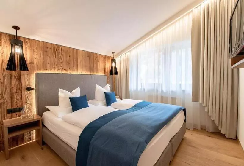 スーペリアースイート, Superior Hotel Alpenhof