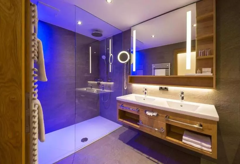 デラックススイート, Superior Hotel Alpenhof