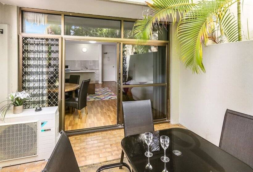 스탠다드 스튜디오, Cascade Gardens