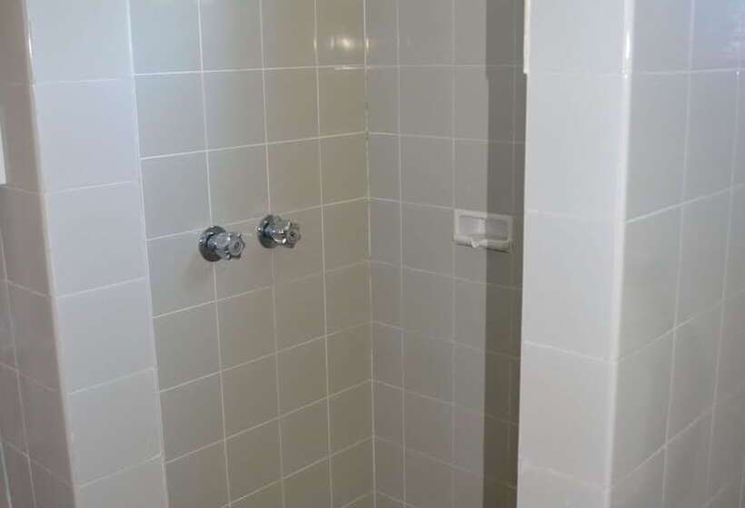 חדר סטנדרט לשלושה, Commercial Hotel Motel Lithgow