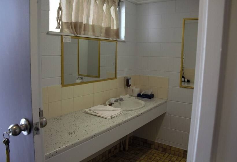 חדר משפחתי, Bendigo Motor Inn