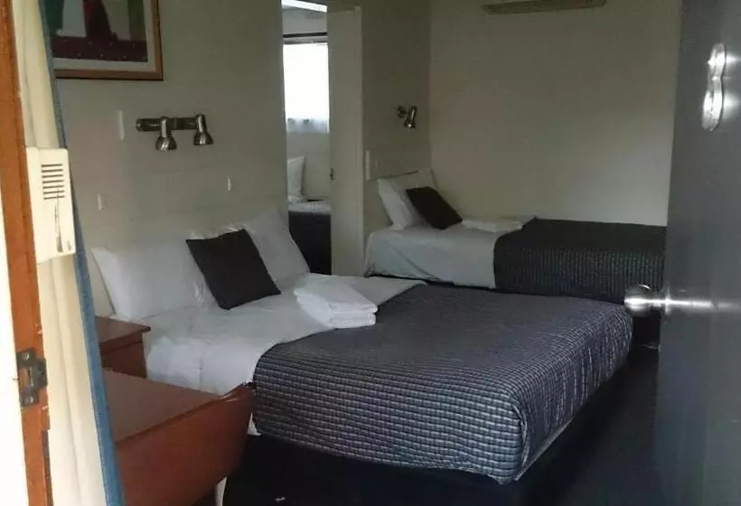 اتاق خانوادگی, Budget On The Lake