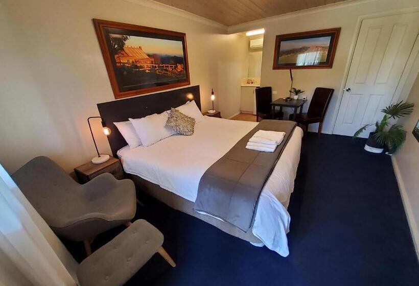 غرفة ديلوكس سرير كينج, Coach House Inn