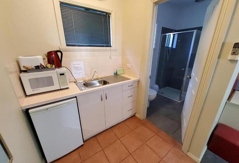 غرفة عائلية مطلّة علي الحديقة, Coach House Inn