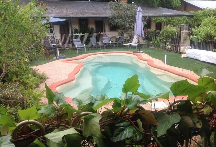 Quarto Familiar Vista Jardim, Coach House Inn