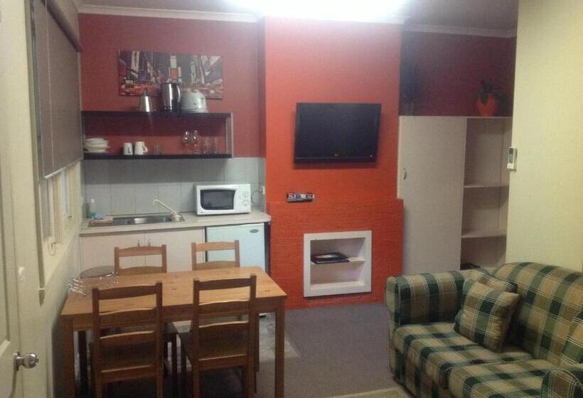 غرفة عائلية مطلّة علي الحديقة, Coach House Inn