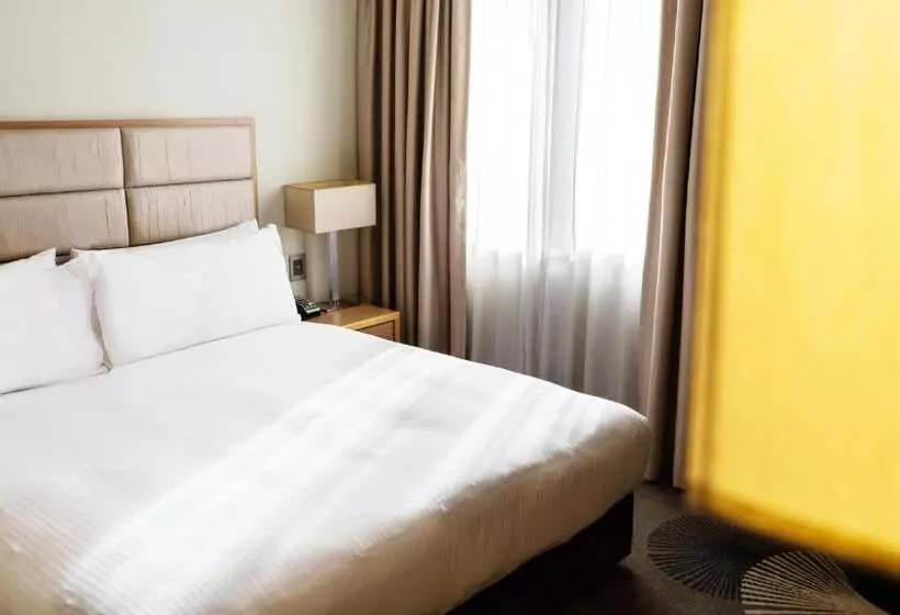 キングサイズベッドのスタンダードルーム, Holiday Inn Parramatta, An Ihg