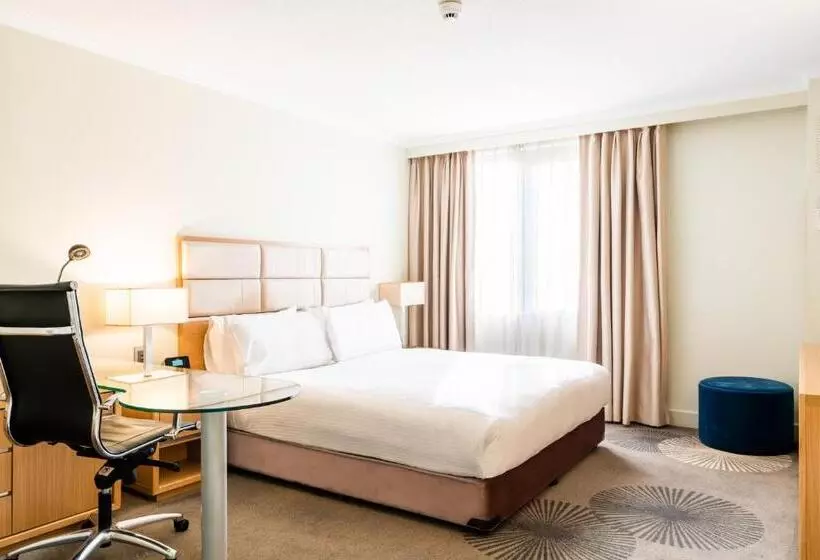 キングサイズベッドのスタンダードルーム, Holiday Inn Parramatta, An Ihg