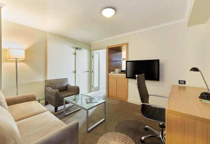 סוויטה עם ג'קוזי, Holiday Inn Parramatta, An Ihg