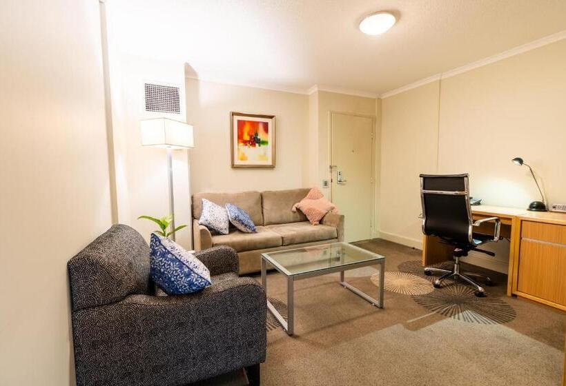 סוויטה עם ג'קוזי, Holiday Inn Parramatta, An Ihg