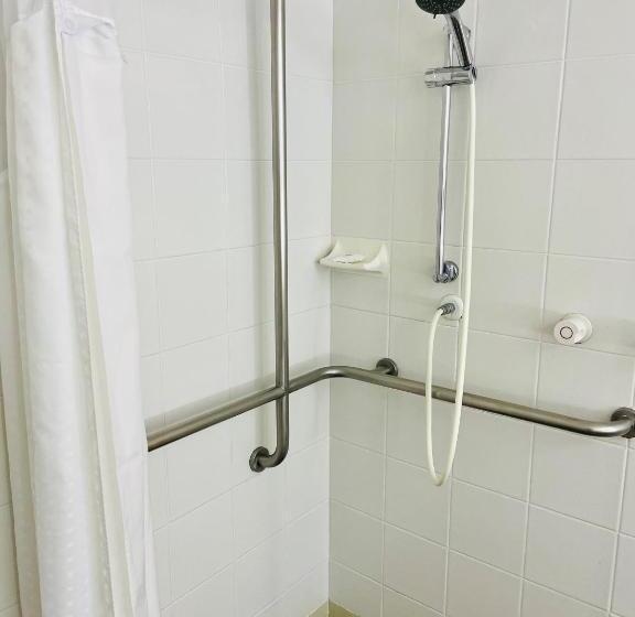 חדר סטנדרט מותאם לאדם עם מוגבלויות, Holiday Inn Parramatta, An Ihg