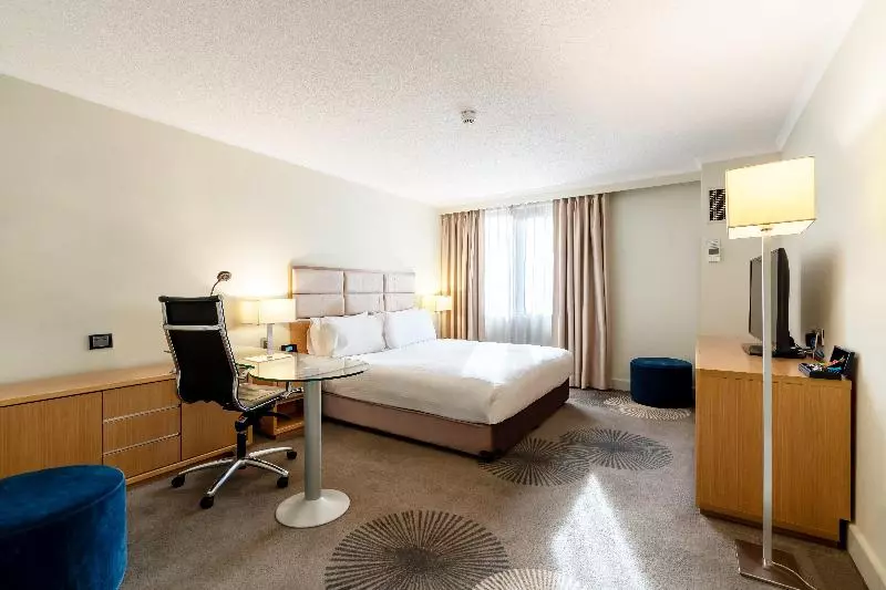 キングサイズベッドのスタンダードルーム, Holiday Inn Parramatta, An Ihg