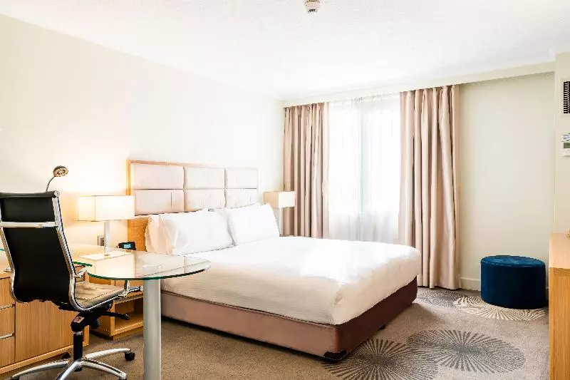 キングサイズベッドのスタンダードルーム, Holiday Inn Parramatta, An Ihg
