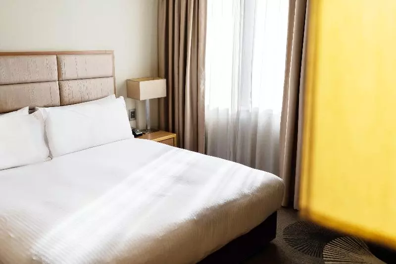 キングサイズベッドのスタンダードルーム, Holiday Inn Parramatta, An Ihg
