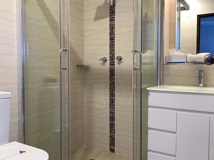 スタンダードルーム, Mariners On The Waterfront