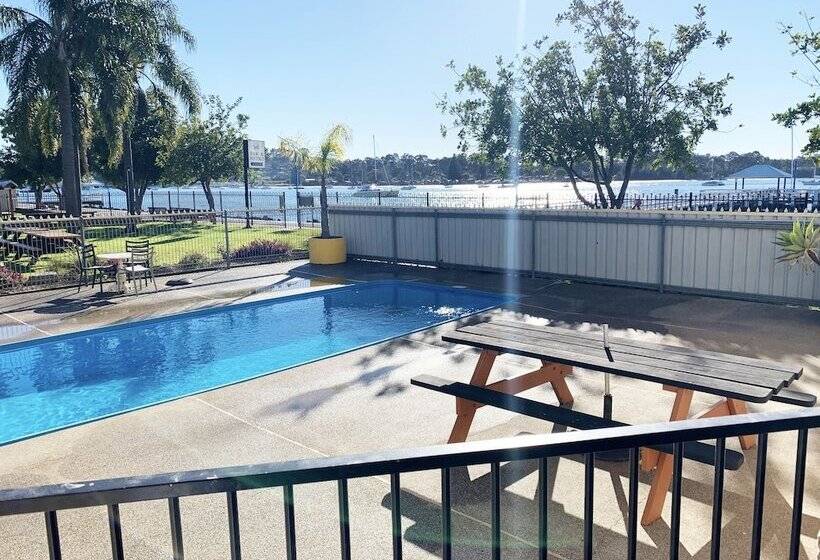 スタンダードルーム, Mariners On The Waterfront