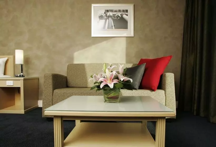 Prestige Room, Mercure Melbourne Albert Park