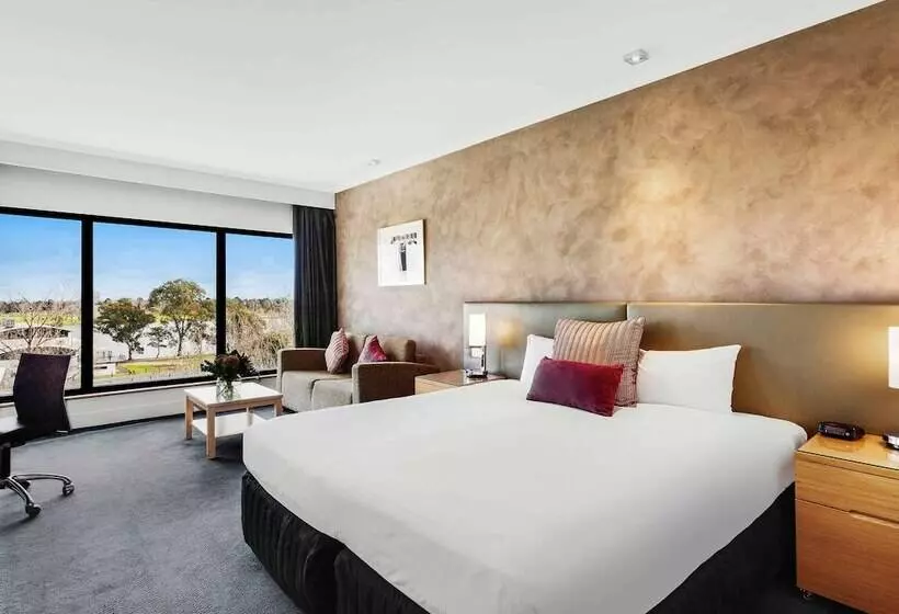 Prestige Room, Mercure Melbourne Albert Park
