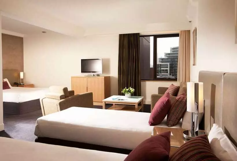 Premium Family Room, Mercure Melbourne Albert Park