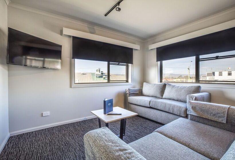 带3个卧室的公寓, Nightcap At Riverside