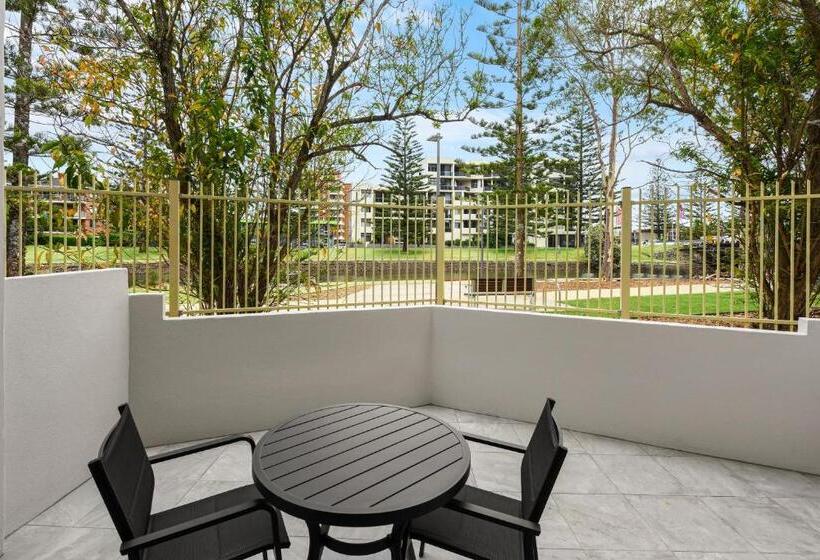 Семейный Номер, Palm Court Motor Inn