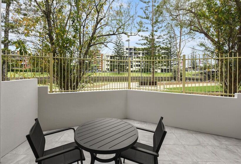 Семейный Номер, Palm Court Motor Inn