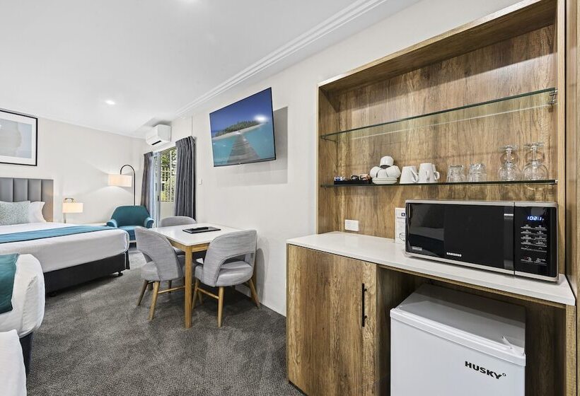 Семейный Номер, Palm Court Motor Inn