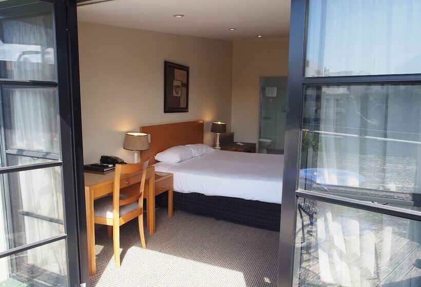 行政房间, Savoy Double Bay