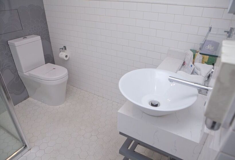 家庭间, Savoy Double Bay