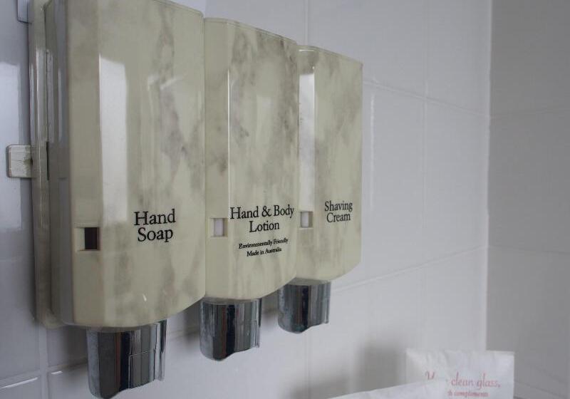 家庭间, Savoy Double Bay